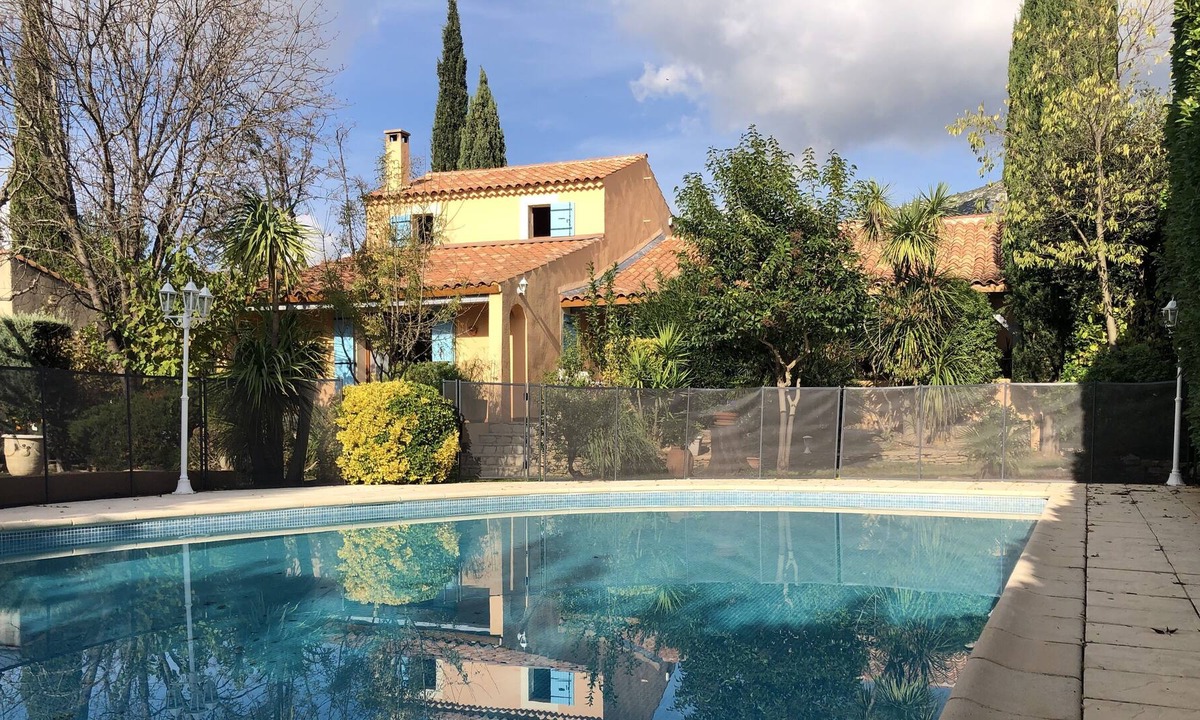 Gemenos Villa | "Lou mas del Flore" Villa 180 m2 between sea and hills of Provence.