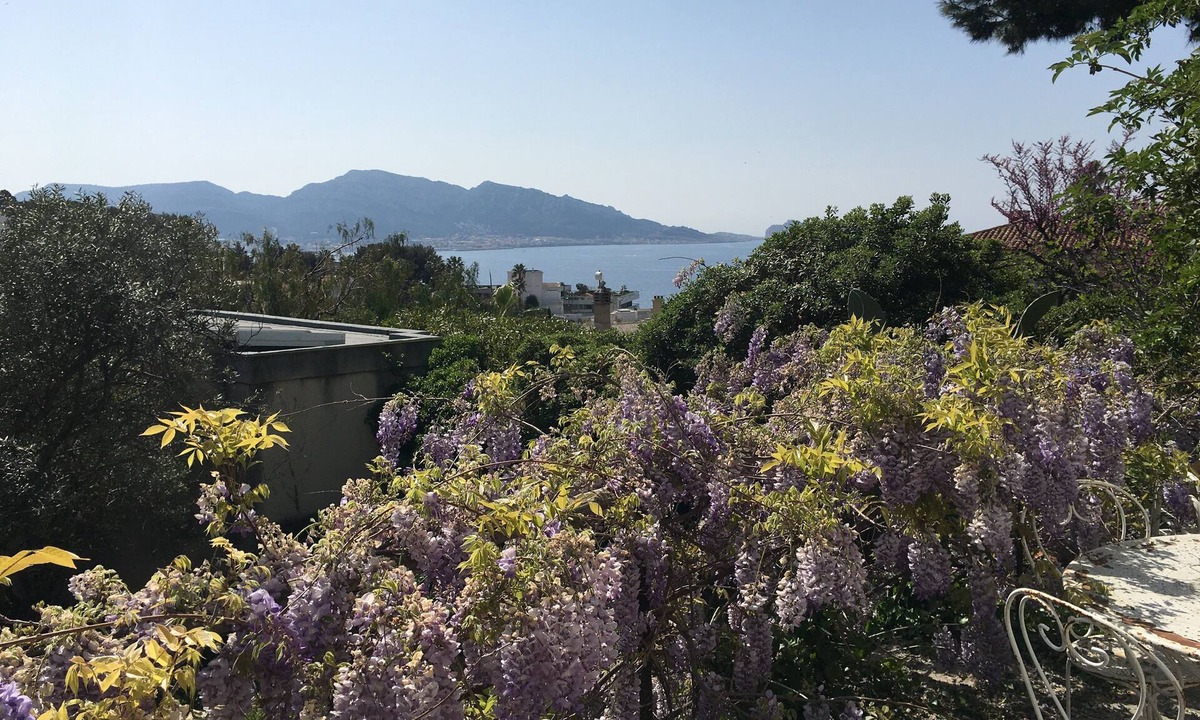 Bompard House | Loue Maison Charmante, vue Mer, Jardin, Proche Plage et Ville