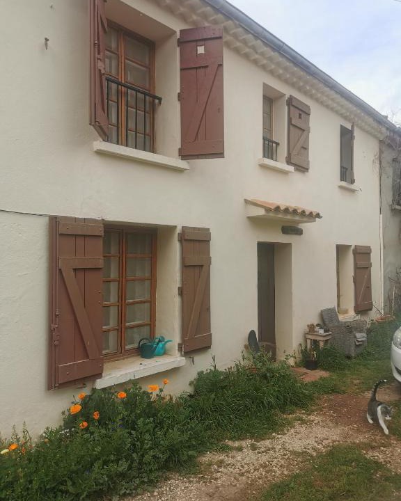 Hyeres Apartment | Loue maison de village à Hyères/les Borrels