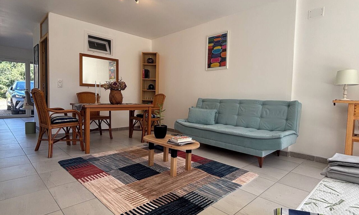 Juvignac Apartment | Lovely 43 m² apartment just outside Montpellier. Surrounded by a large garden!