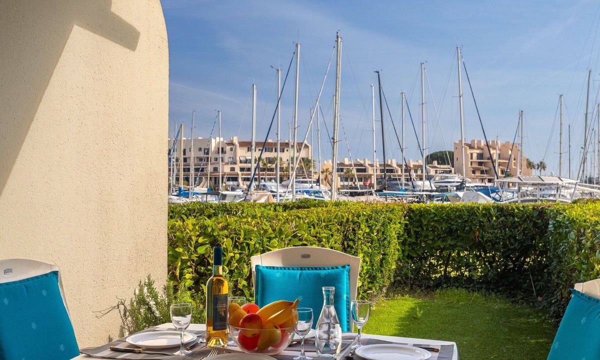 Port Cogolin Apartment | Lovely apartment for 3 people with WIFI, TV, patio and pets allowed