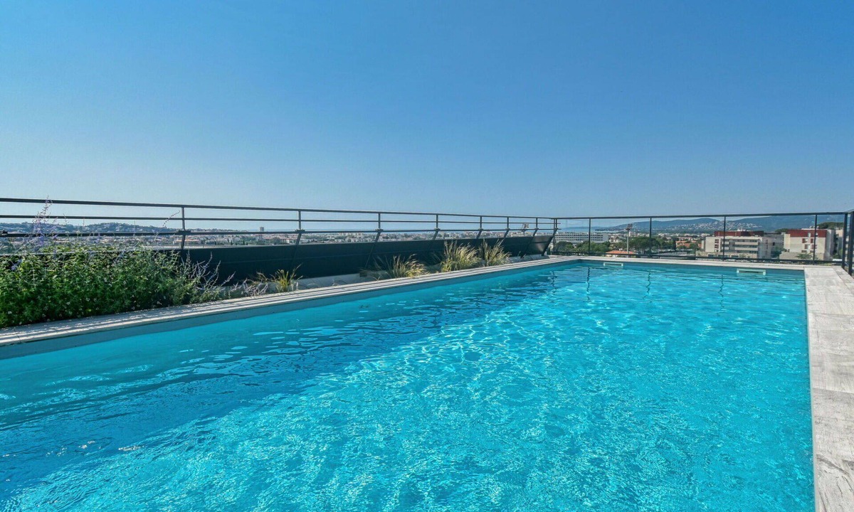 Frejus Apartment | Lovely apartment for 7 guests with A/C, WIFI, pool, TV and terrace