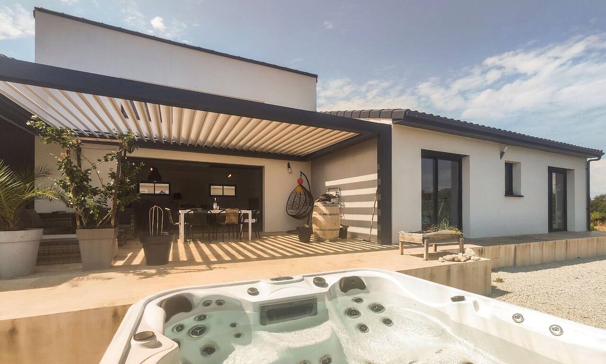 Canet House | Lovely home in Canet with house a panoramic view