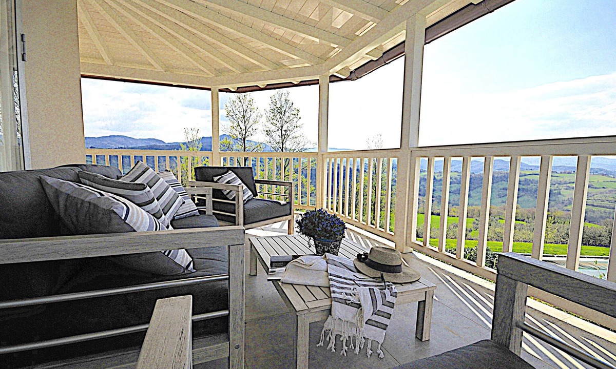 Santa Reparata Villa | Lovely Villa on Tuscan/Umbria border; Private 18m pool; Glorious Views.