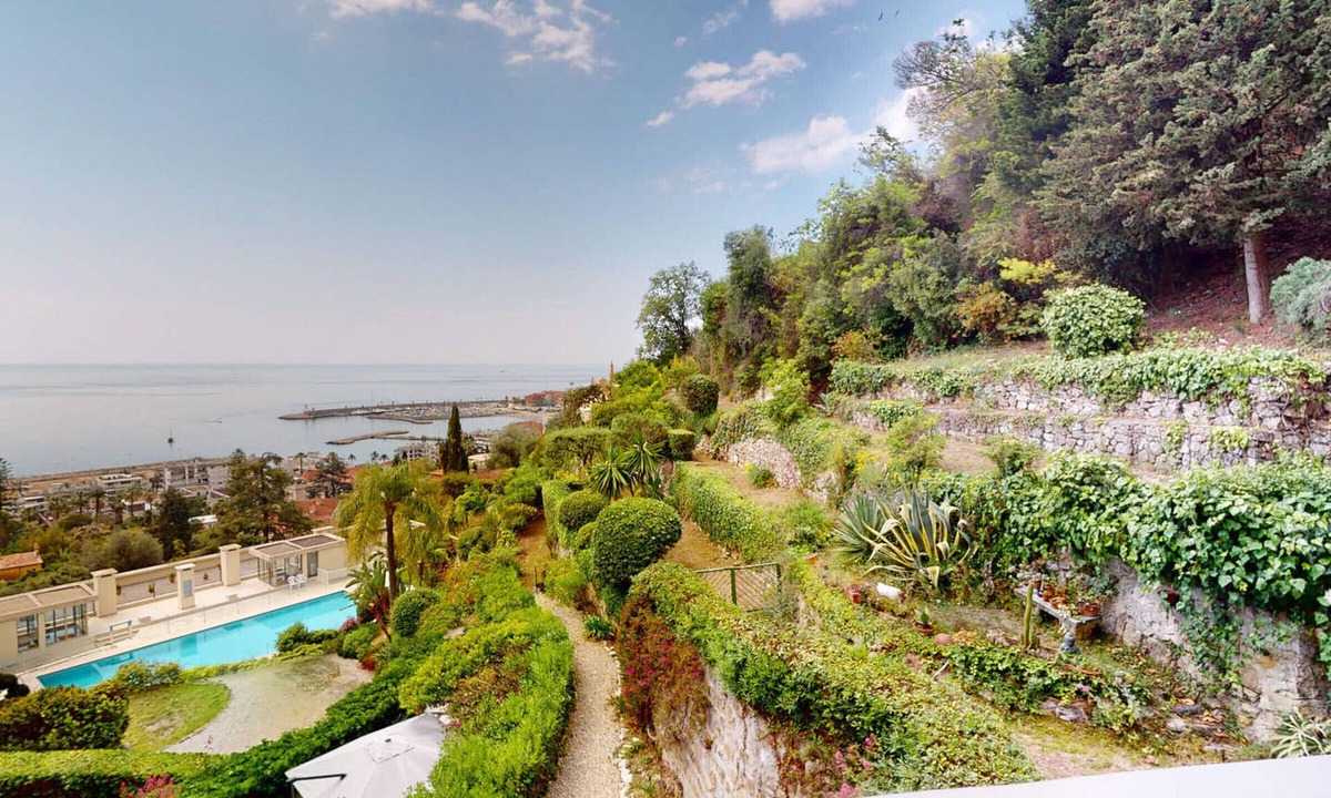Menton Apartment | Luxurious 3-room apartment with AC, terraces and parking