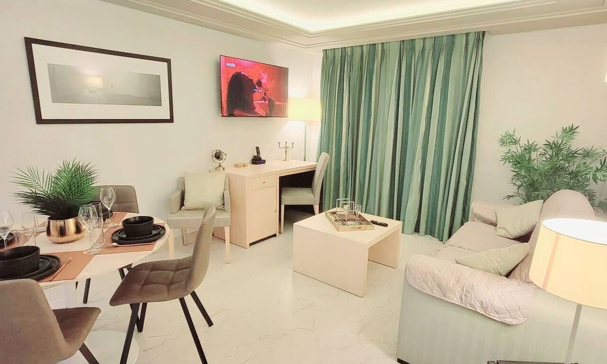 Juvignac Apartment | Luxury 4-star apartment with a pool, 5 minutes from the train station and 20 minutes from the beaches of Palavas-les-Flots