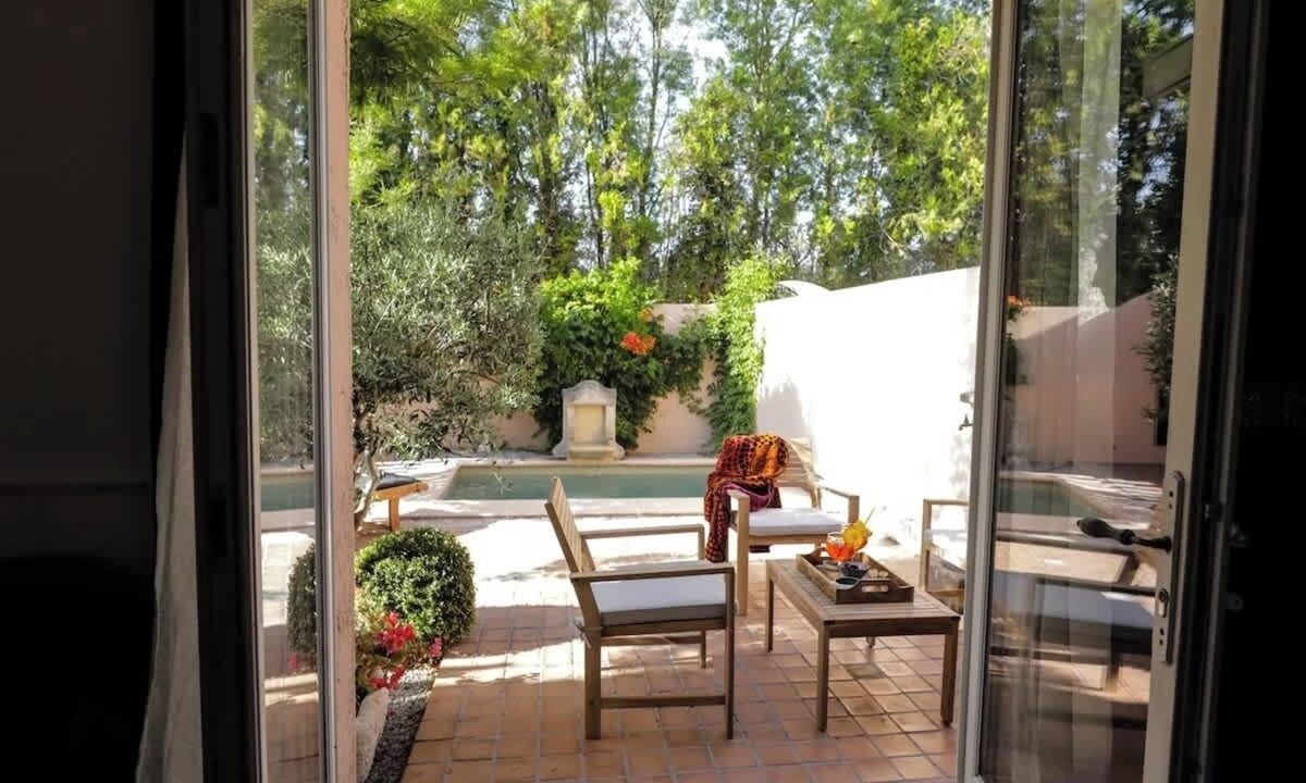 Paluds de Noves Bed & Breakfast | Luxury Suite, terrace, private pool and jacuzzi