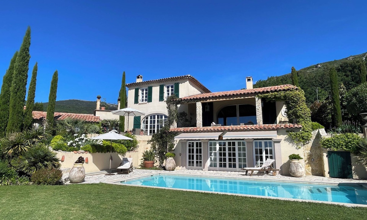 Tourrettes-sur-Loup Villa | Luxury villa with Côte d'Azur sea view!