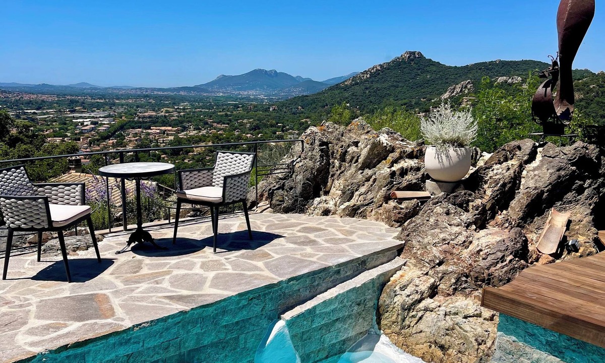 Hyeres Villa | Luxury Villa in a Garden on the French Riviera