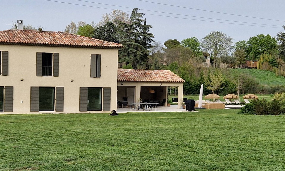 Aix-en-Provence House | Magnificent villa in the Aix countryside