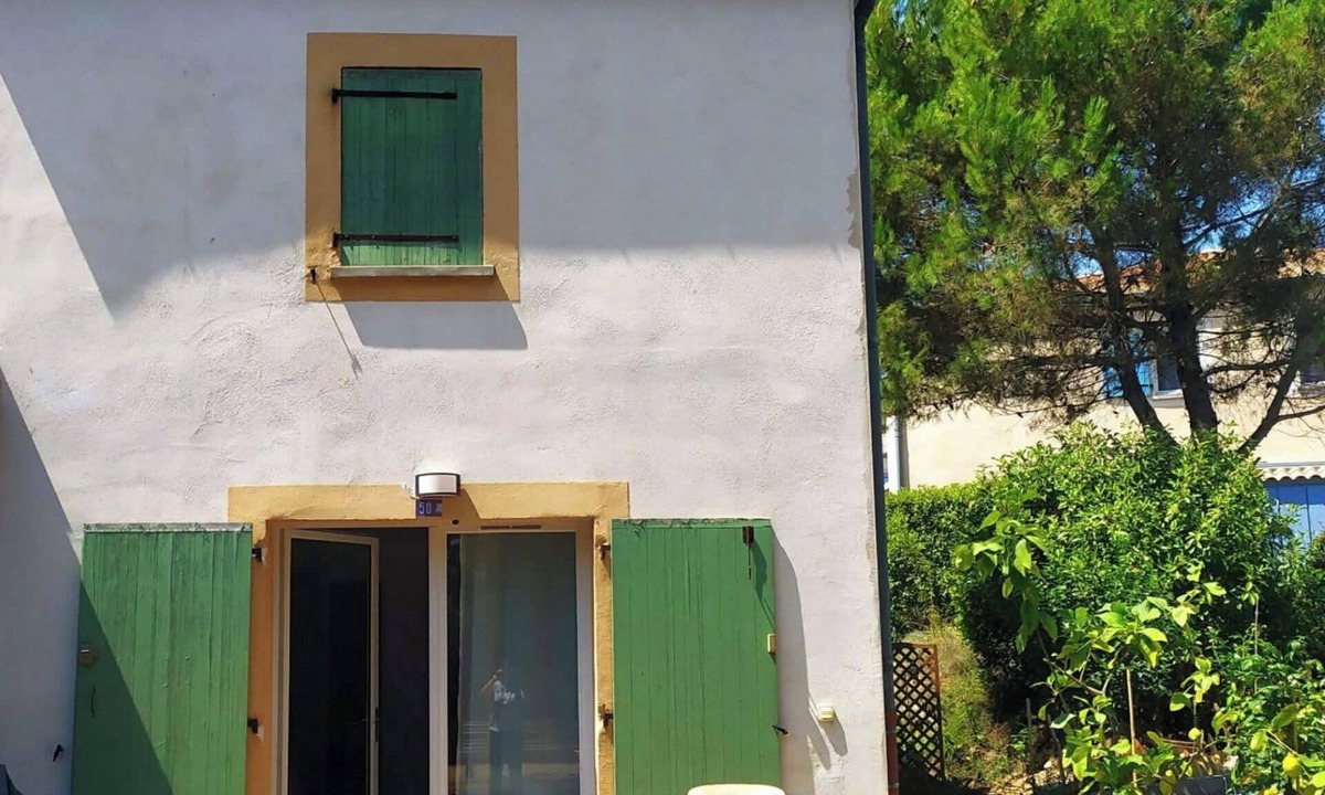 Castries House | Maison Calme en Nature Avec Piscine et Parking