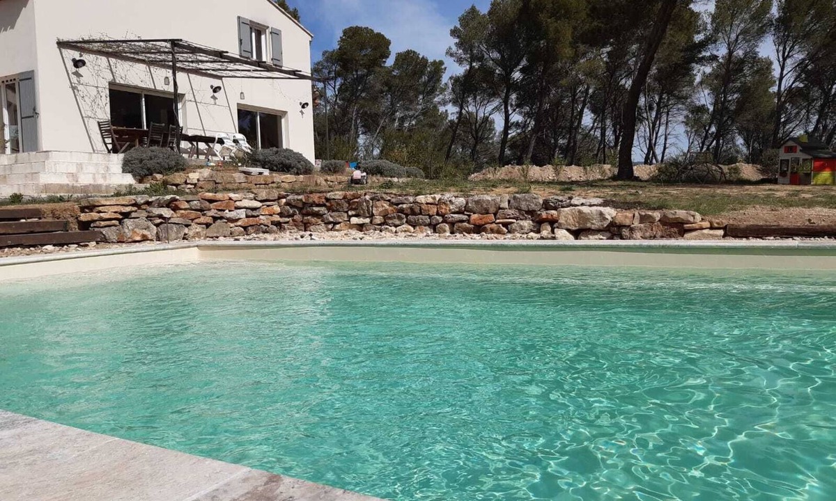 Lambesc House | ☀️MAISON EN PLEINE NATURE☀️ Quiet location with WIFI and Piscine♥️