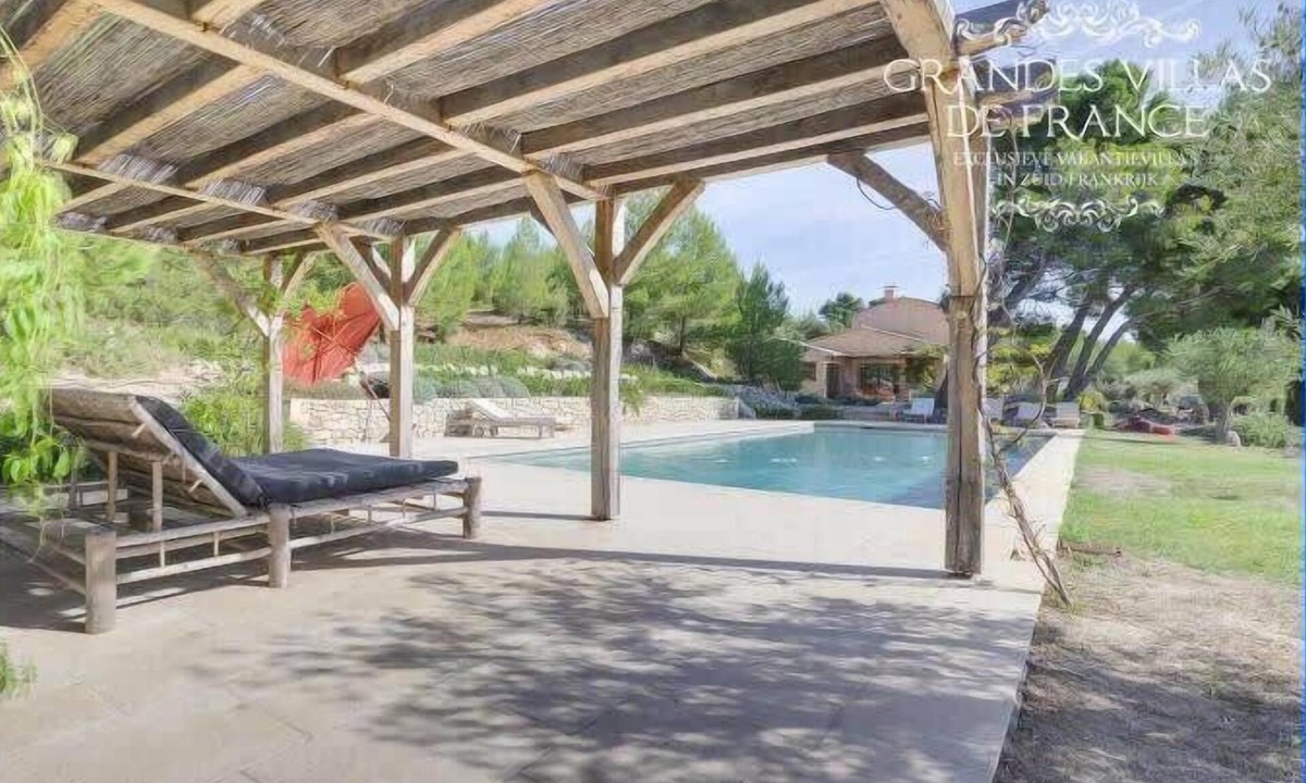 Maussane-les-Alpilles Villa | Maison Noble Summary: