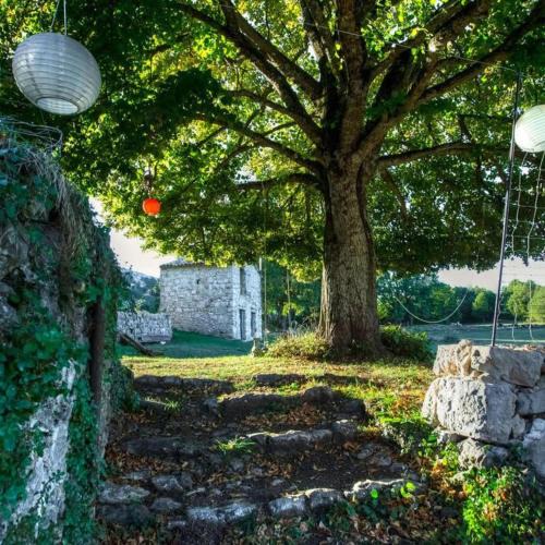 Coursegoules Cabin | Maison Nomade Provence - MaisonNomadeChic