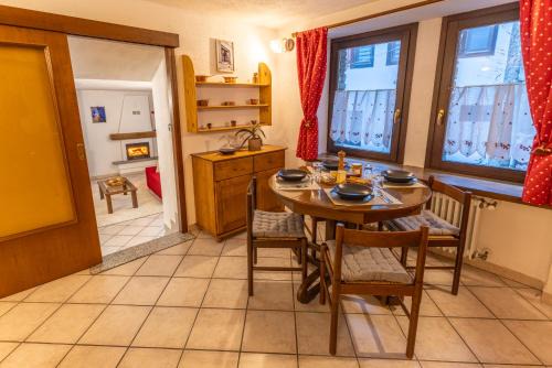 Saint-Pierre Apartment | Maison Plan de Dieu