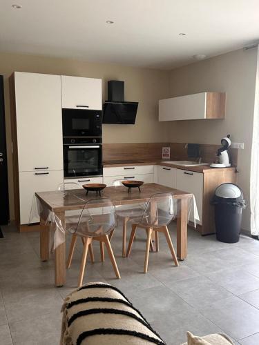 Saint-Mitre-les-Remparts House | Maison T3 dans un village calme