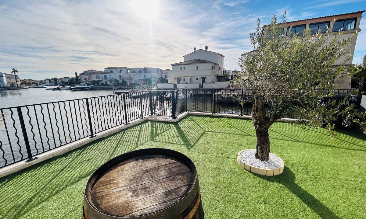 Aigues-Mortes House | Marina with magnificent view of the lake 3bed- 2 parkings - wifi