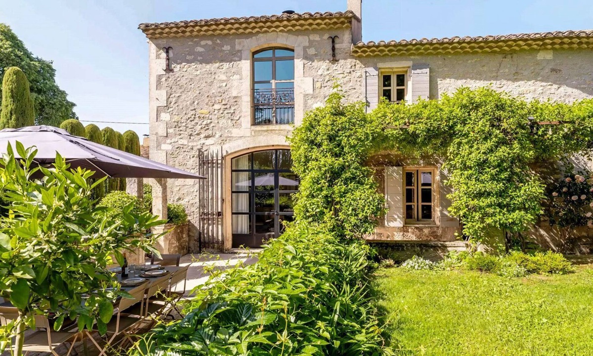 St.-Remy-de-Provence Villa | Mas De Roussan - Four Bedroom Villa, Sleeps 8