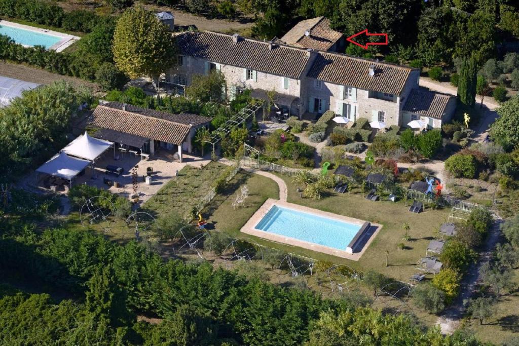 St.-Remy-de-Provence Bed & Breakfast | MAS DES FIGUES - très calme - Certifié Biologique - Parc Naturel Ecologique - Piscine 12x6 - brunch paysan méditerranéen cuisine maison - huile d'olive - Agritourisme - Alpilles - Saint Rémy de Provence- 30 avril au 27 septembre 2026