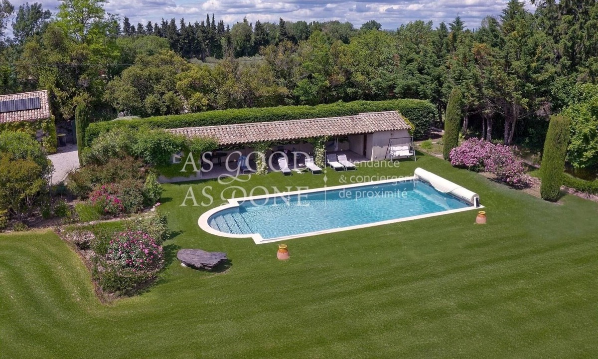 Eygalieres House | Mas Familial 5 Chbres 3 Salles de Bains Piscine 13,5x7,5 sur 1 Hectare
