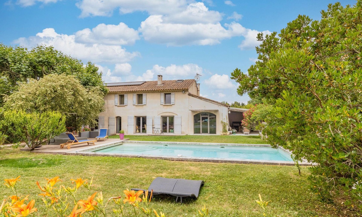 Eyragues Villa | Mas Le Cerf - Large villa with private pool