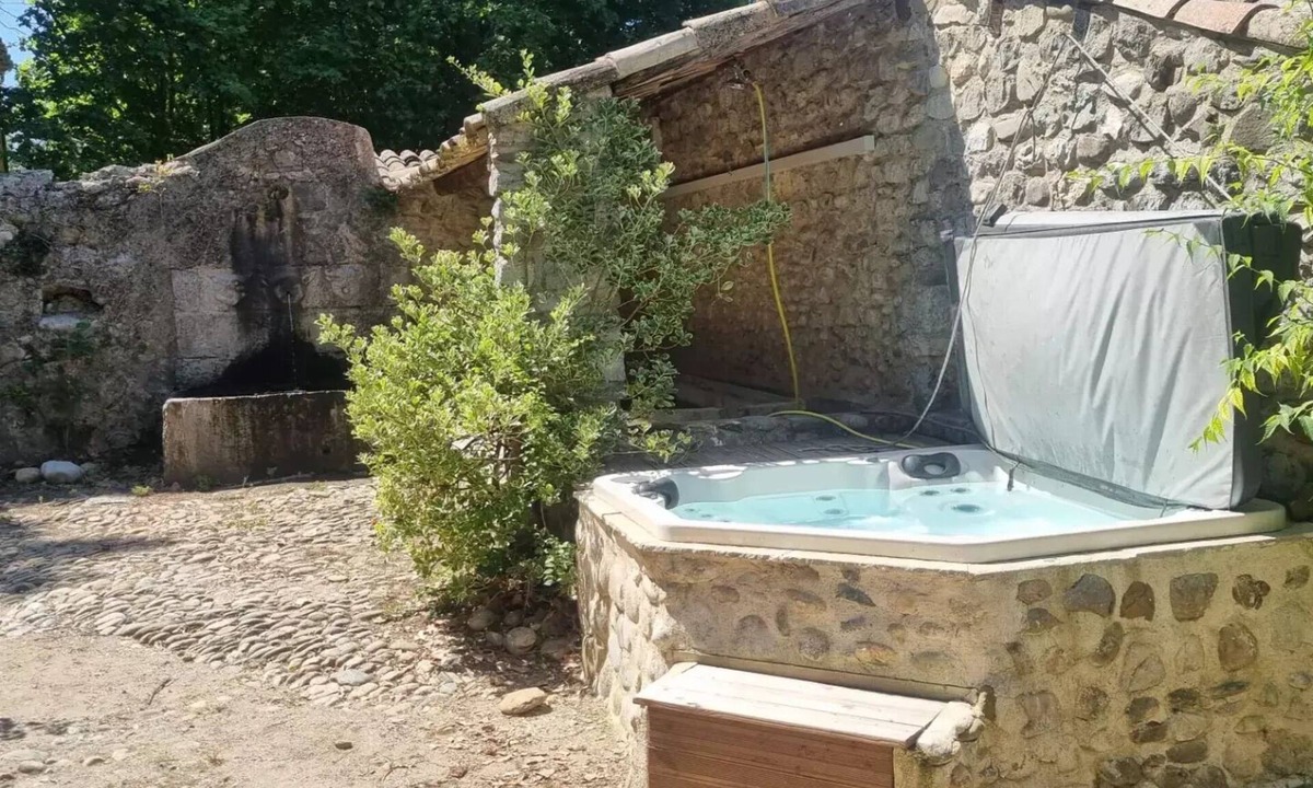Sisteron House | Mas Provençal Pour 13 Pers Avec son Jacuzzi et son Parc de 5000m2 à Sisteron 04