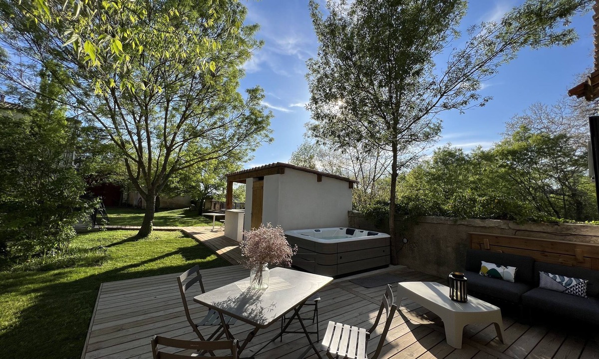 Combaillaux House | Mas standing, renovation by architect, pine forest pool between sea and Cévennes