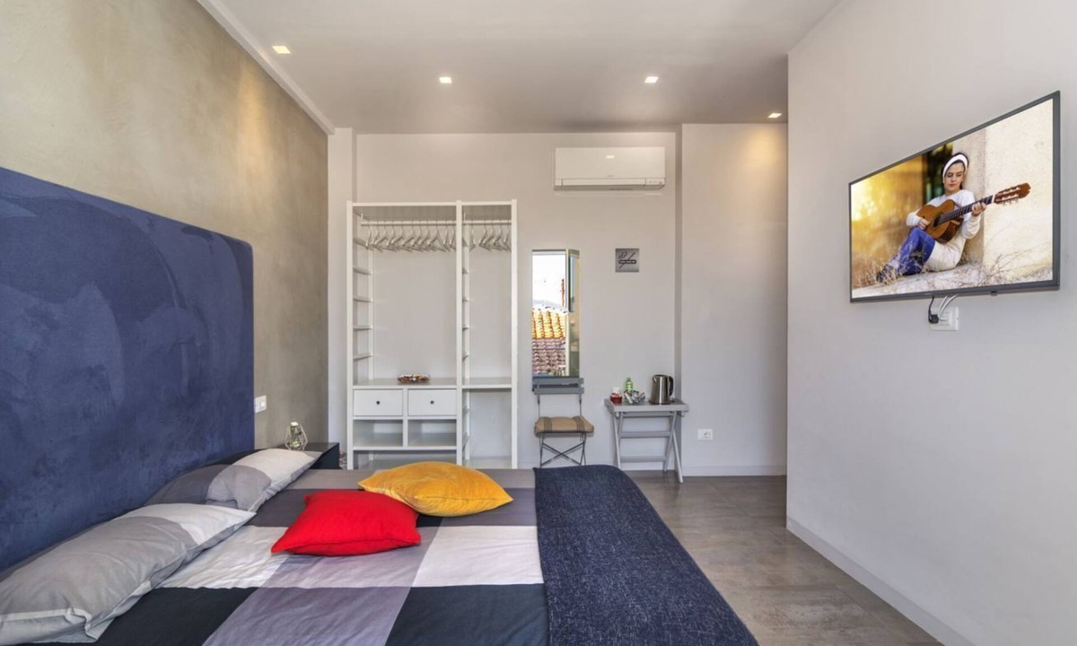 San Francesco House | Mediceo 42 - Comfort Double Room with Balcony