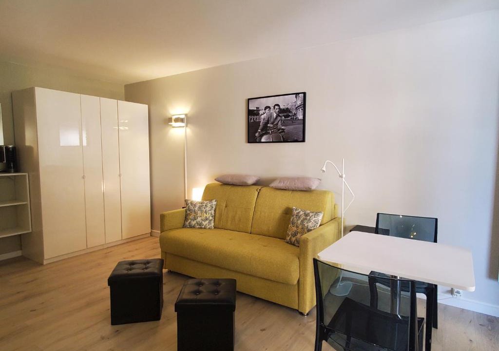 Frejus Plage Apartment | MIOUGRANO Studio 25m2 Piscine 300m Plage