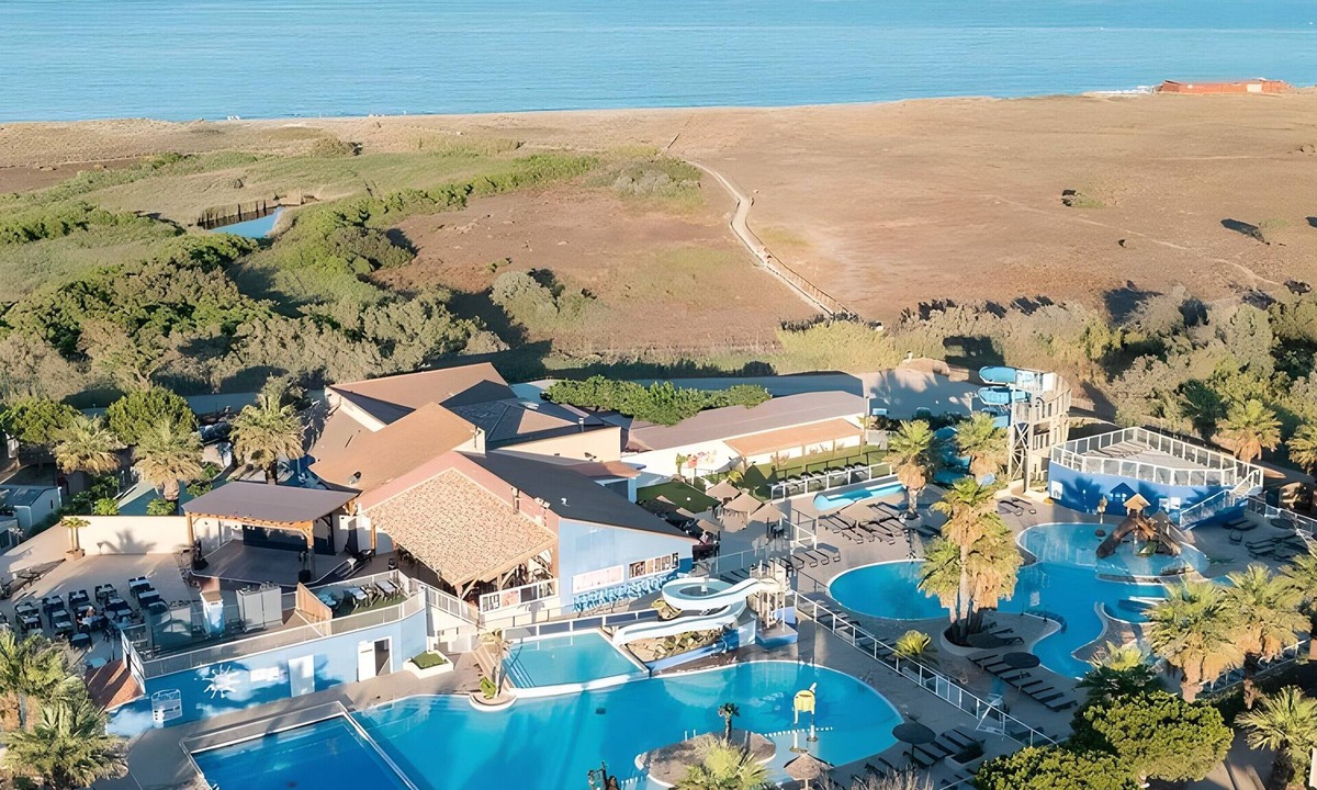 Torreilles House | Mobile Home “La Cabane Du Sud” at Siblu Campsite