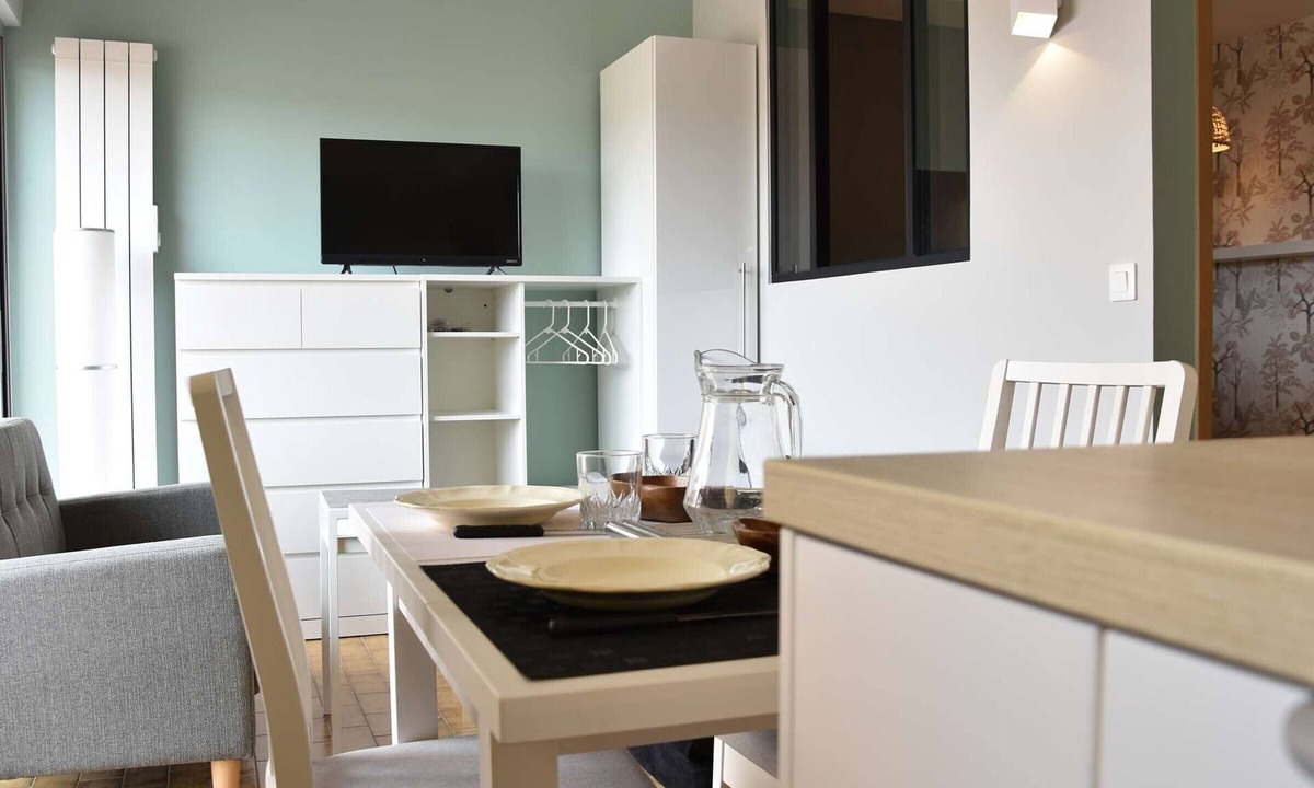 Gruissan Apartment | Modern Apartment, AC, Balcony, Private Parking, Near Gruissan Port - Sleeps 4
