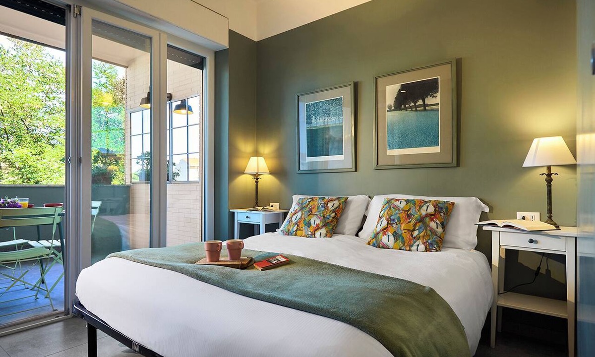 Quartiere XIII Aurelio Apartment | Modern, colourful, big app with Vatican view