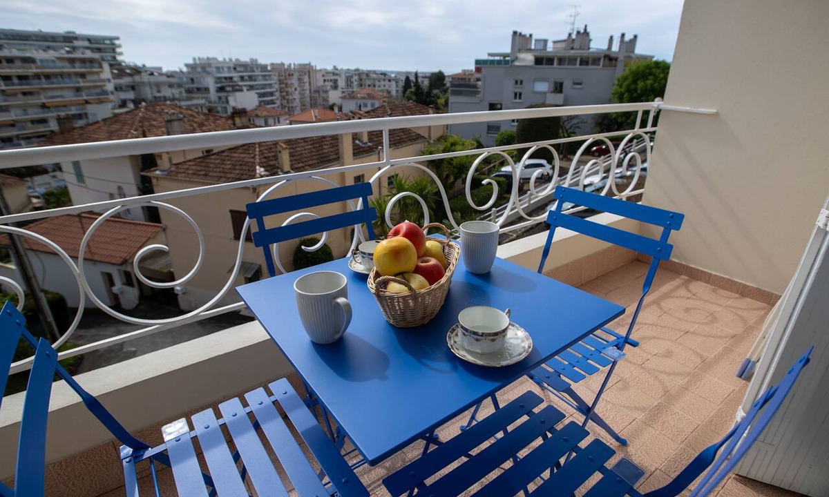 Carnot Apartment | Modern Flat with view, 5 min from Festival Hall.