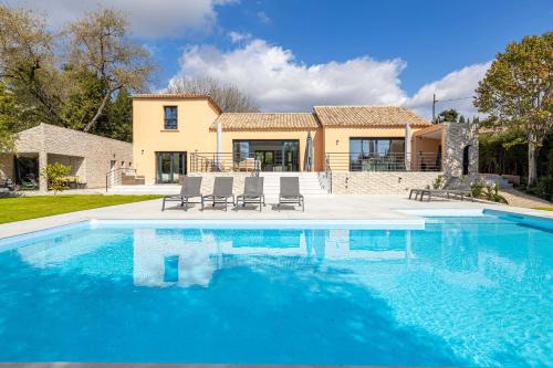 Mougins Villa | Modern Villa with Pool and Garden
