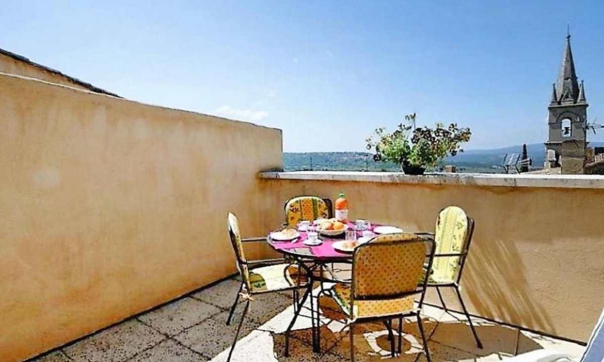 Bonnieux Apartment | Morard - Bonnieux Appt Les Ocres by Interhome