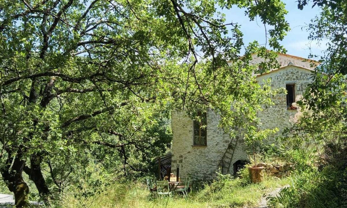 Sigale House | Nature refuge in the Estéron valley, small authentic sheepfold, bohemian spirit