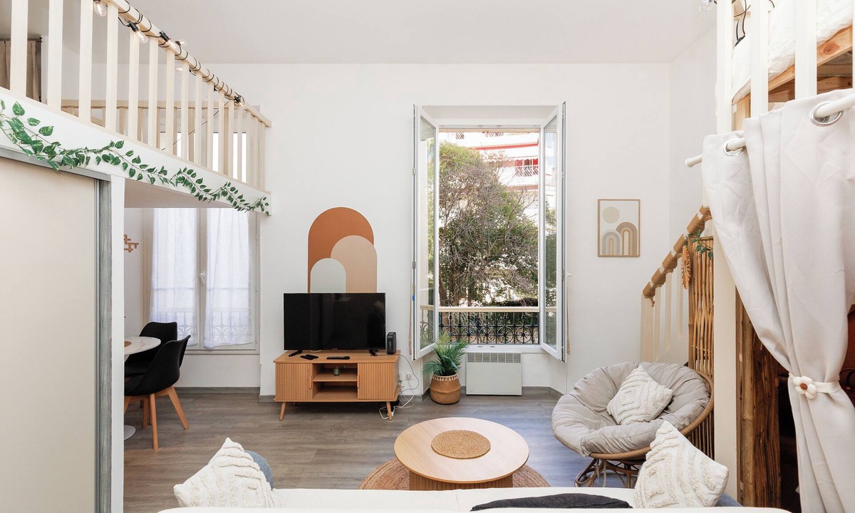 Carnot Apartment | Near Palais & Croisette, Large Loft-type Studio, Ideal for Pro Fairs or Families