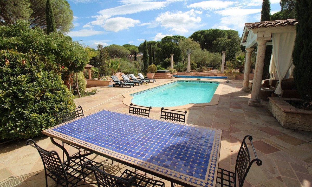 Vidauban Villa | Near Saint-Tropez—60-square-meter villa with a pool, terrace, and private boules court
