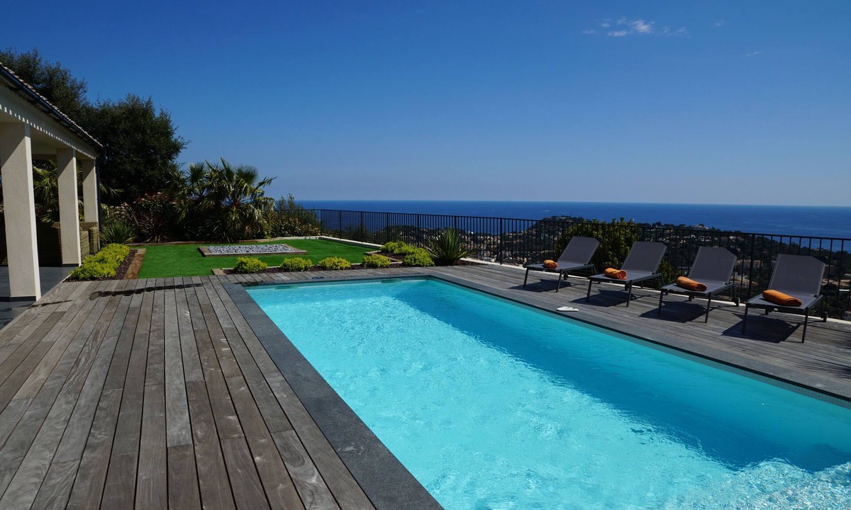 Cavalaire-sur-Mer Villa | New house with modern architecture with Swimming Pool and Panoramic Sea View.
