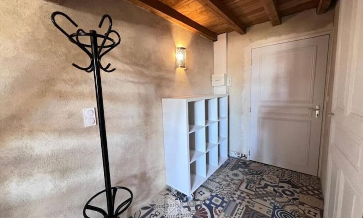 Quartier Administrations Apartment | New mezzanine studio in a quiet location