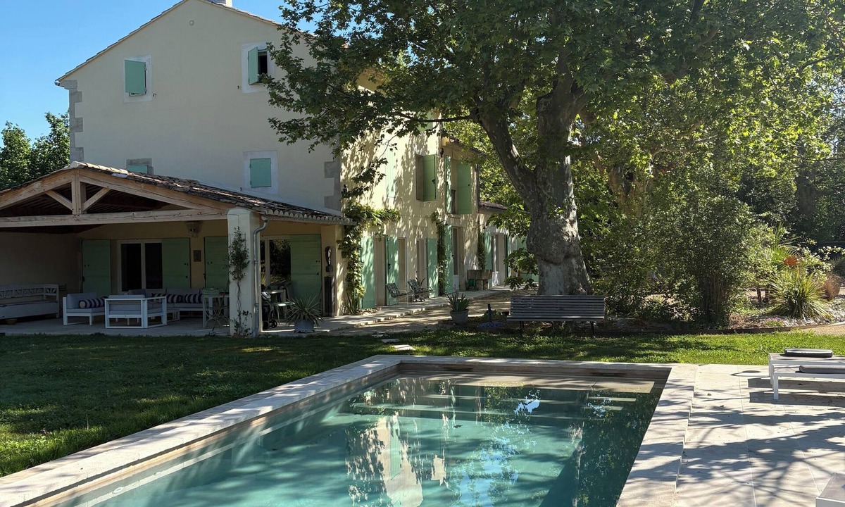 Verquieres Villa | New Spacious Provençal Villa | Private Pool | Sleeps 10 | Peaceful Countryside