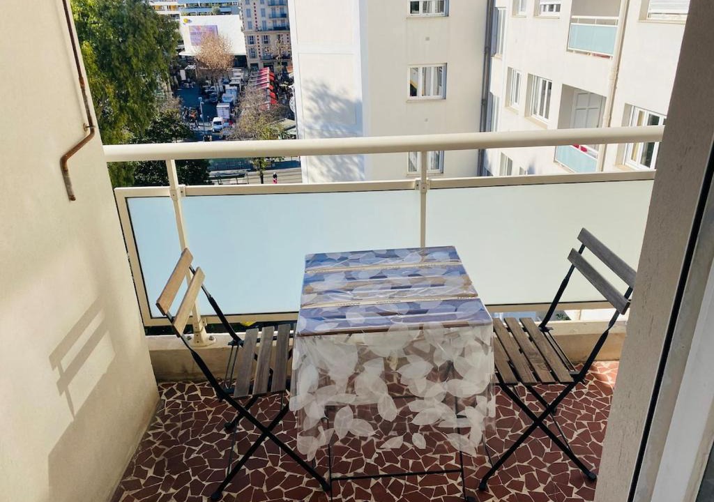 Liberation Apartment | Nice City Center 2 Bedrooms Balcony Air Conditioning