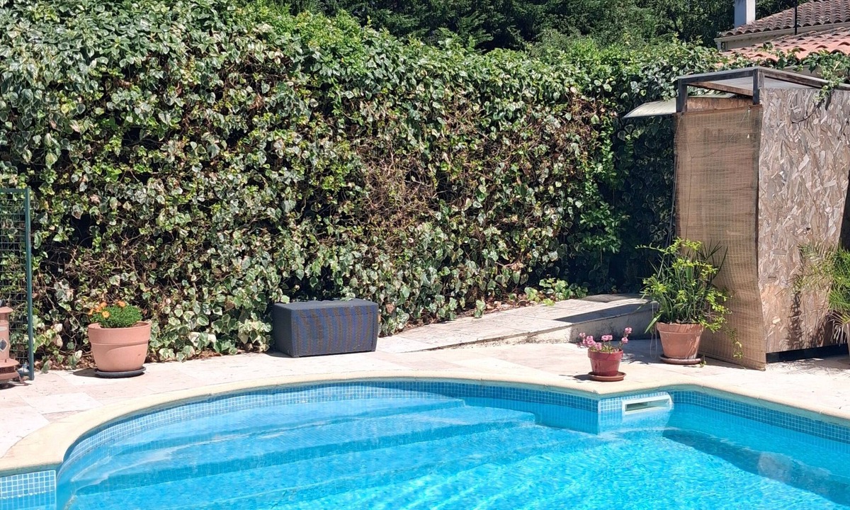 Eyragues Apartment | Peace and relaxation in the heart of Provence