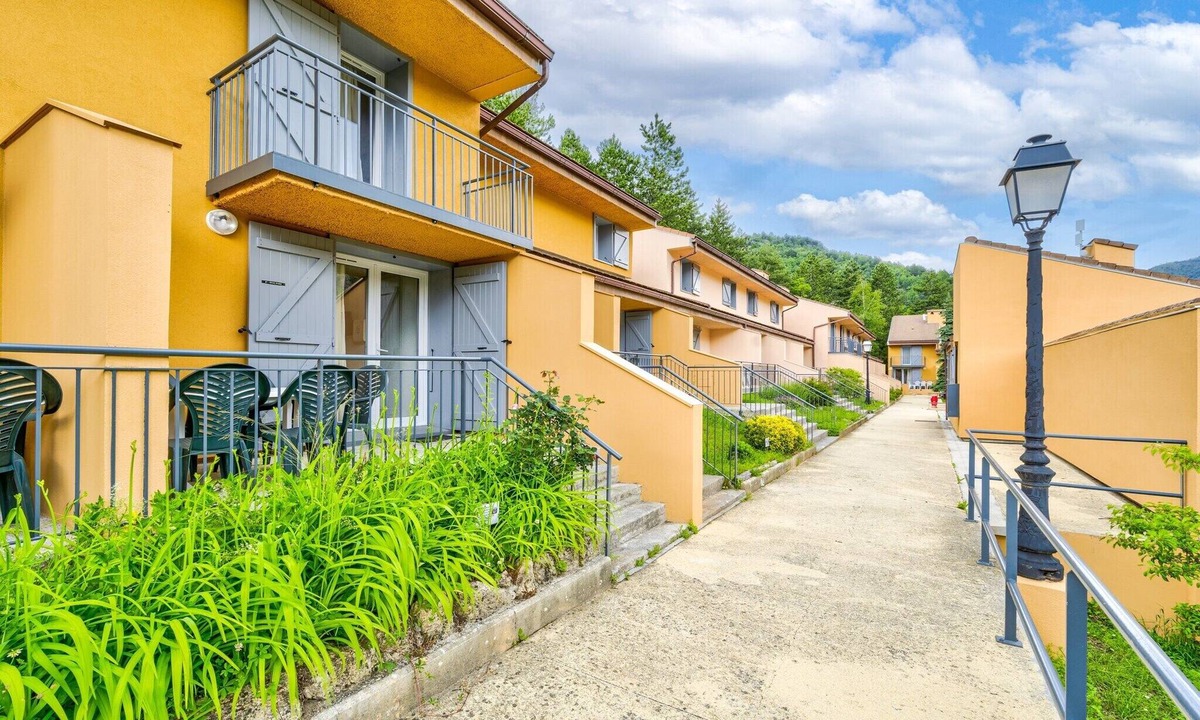 Guillaumes Apartment | Peaceful alpine triplex escape