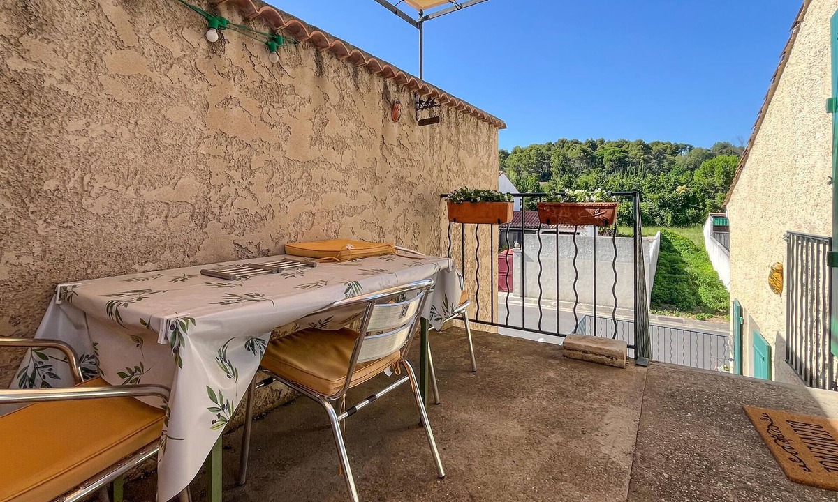 St.-Remy-de-Provence Apartment | Pet friendly apartment in St-Rémy-de-Provence