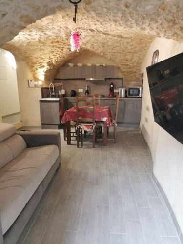 Aniane House | Petite maison de village charmante et authentique