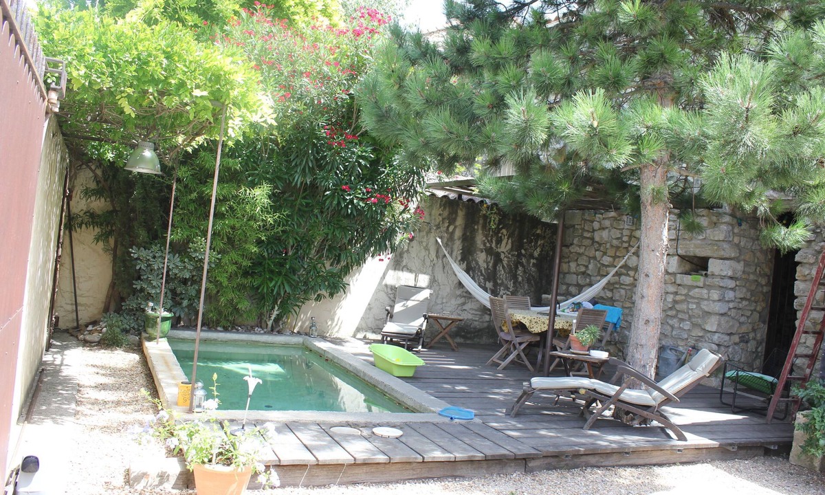 Noves Apartment | PETRARQUE: Gîtes of Aurose Tower
