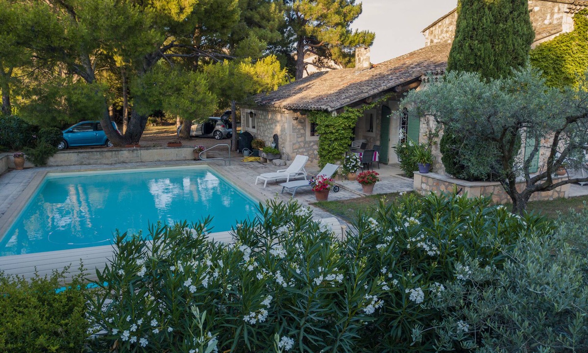 Eygalieres House | Picturesque Provence home with pool in Eygalieres