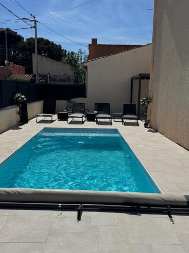 Valras-Plage House | Piscine chauffée Clim WIFI 13 personnes Centre Valras-Plage