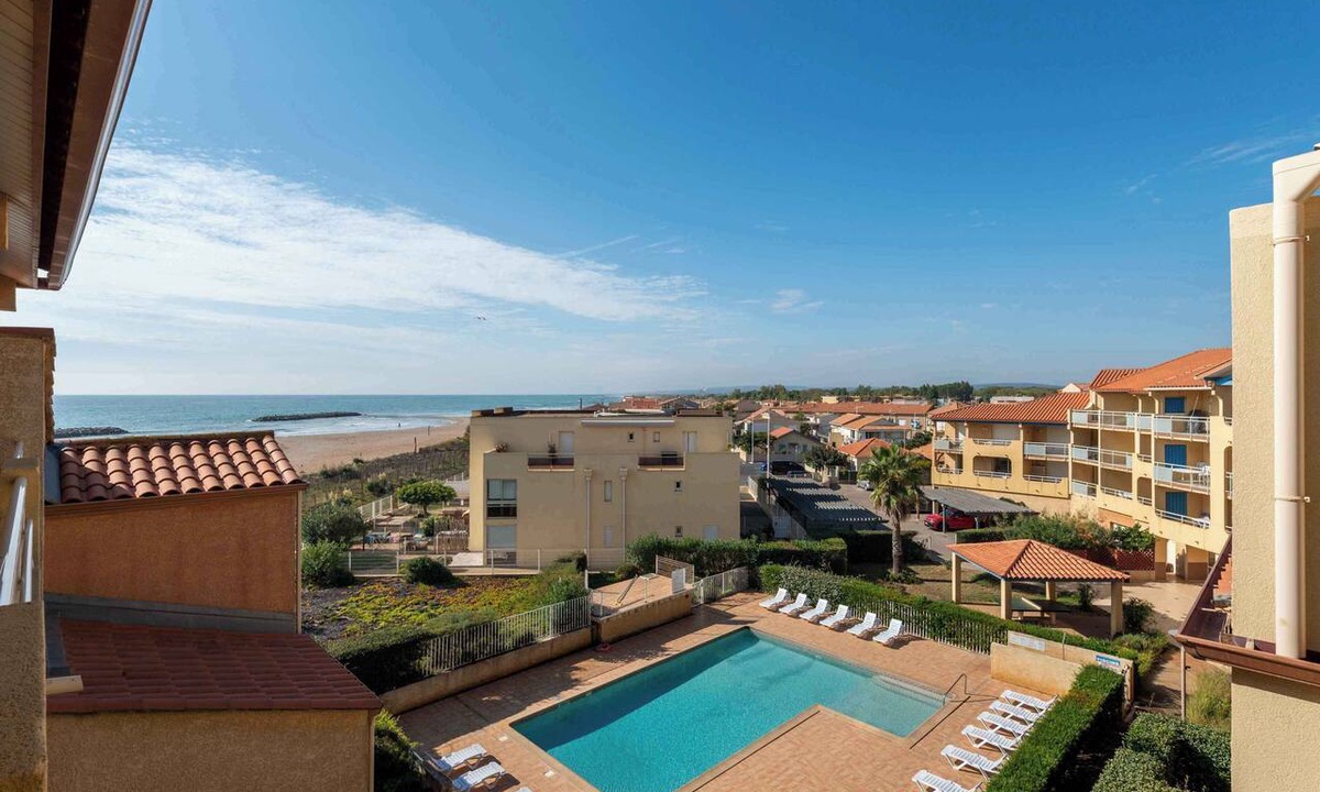 Valras-Plage Condo | Piscine Extérieure ! Abordable + Cuisine Équipée